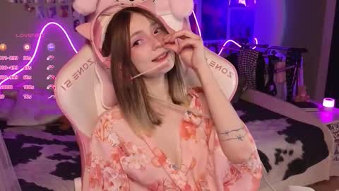 Evie online show from March 28, 11:03 pm