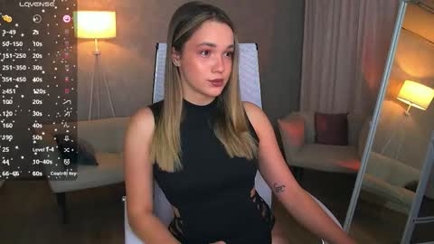 Evie online show from October 7, 12:48 am