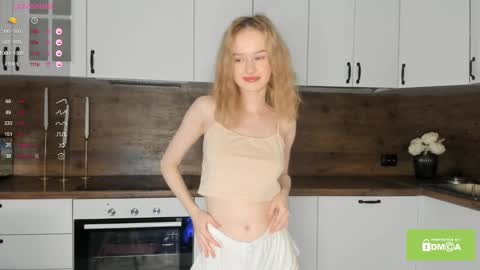 Snapshot of evkasuper chatting on December 3, 5:45 pm Eva online show from December 3, 5:45 pm