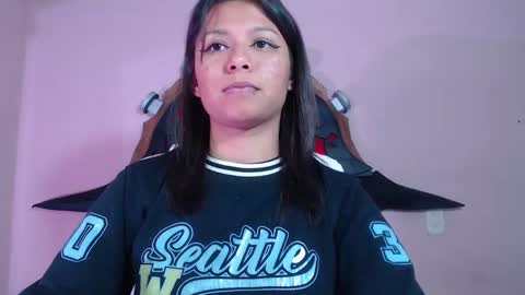 Im Evy online show from November 18, 5:36 pm