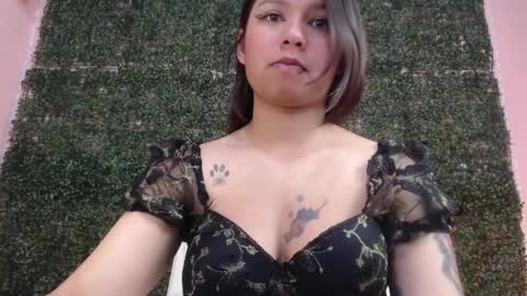 Im Evy online show from April 12, 2:09 pm