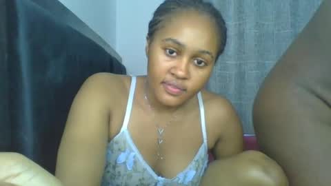 exotic_cutiee online show from June 23, 5:16 am