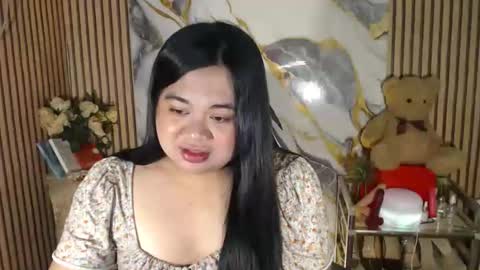 SHANTAL MARIE online show from April 13, 2:29 pm