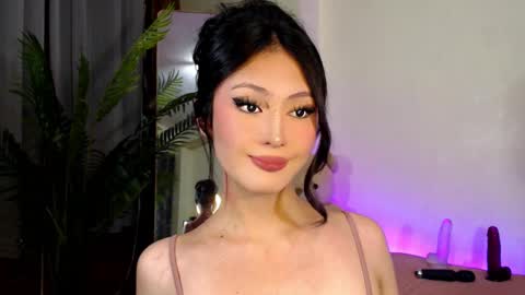 Snapshot of expensive_candyx chatting on December 15, 12:49 pm Candy online show from December 15, 12:49 pm