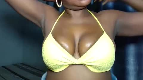 extremelywetgirl_ online show from April 19, 5:18 am
