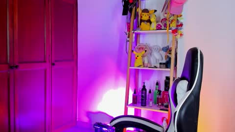 Emily online show from December 3, 5:26 pm