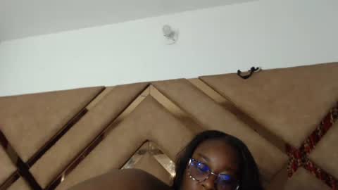 eyshaexotii online show from April 1, 1:50 am