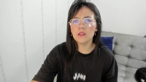 camila online show from April 17, 4:25 am