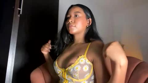 Thianna online show from November 13, 9:19 am