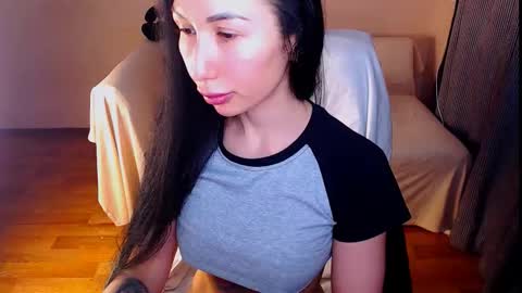 Elli  online show from February 5, 3:04 pm