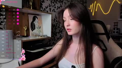 lina online show from June 4, 4:33 pm