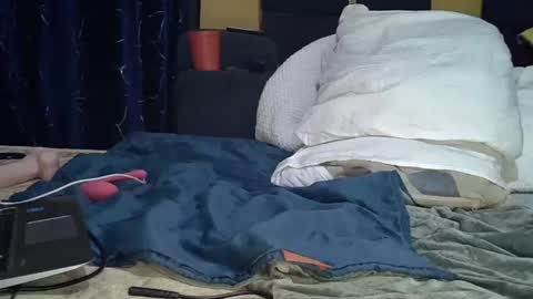 famous_bear online show from February 20, 7:15 pm