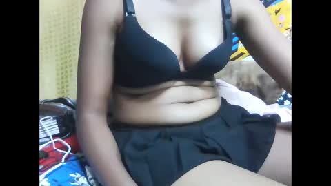 farantsaaly1 online show from January 12, 9:36 am