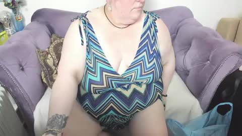 fashiona online show from February 7, 9:18 pm