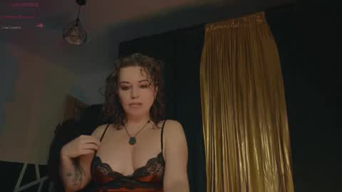 Snapshot of feetfundoll chatting on September 24, 12:31 am Lisa Dove aka FeetFunDoll online show from September 24, 12:31 am