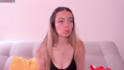 fernanda  online show from July 14, 4:33 pm