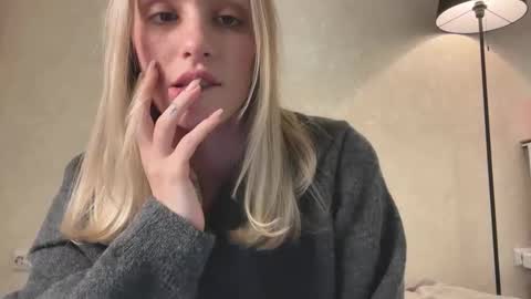 Lisa online show from October 9, 3:38 pm