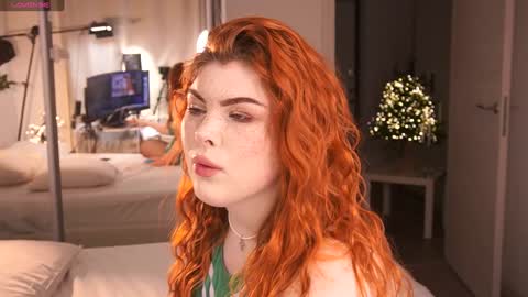 Snapshot of ffoxyflame chatting on January 2, 11:16 pm     -- stay in touch with me online show from January 2, 11:16 pm