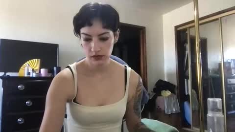 fgsammie online show from January 11, 10:48 pm