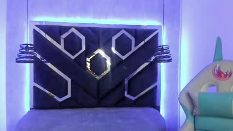   online show from February 19, 11:38 am