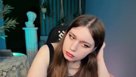 fiora online show from March 21, 8:19 am