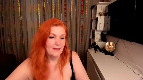 Snapshot of fire_foxone chatting on February 22, 8:05 pm FireFox online show from February 22, 8:05 pm