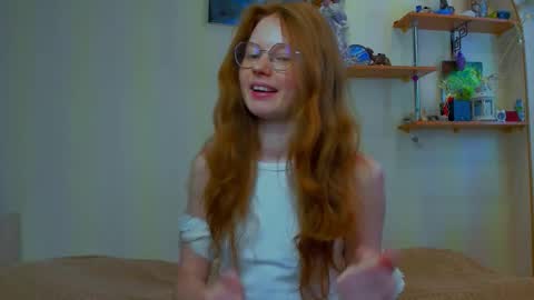 fire_luna online show from March 9, 5:43 am