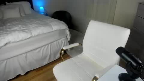 Jamie or Frisky  online show from January 13, 10:24 pm