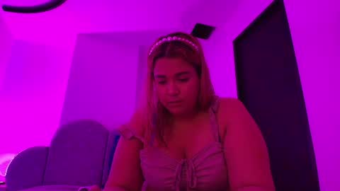 Flordecayena  online show from July 13, 3:07 am