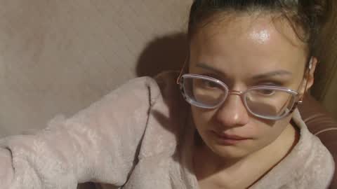 say meow and send tip  online show from April 6, 5:14 pm