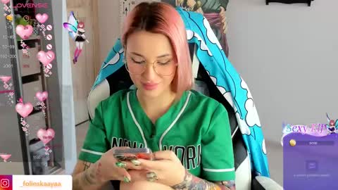 Snapshot of folinskaayaa chatting on February 18, 3:31 am folinskaayaa online show from February 18, 3:31 am