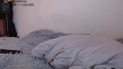 i am your baby Alien  online show from March 6, 3:13 pm