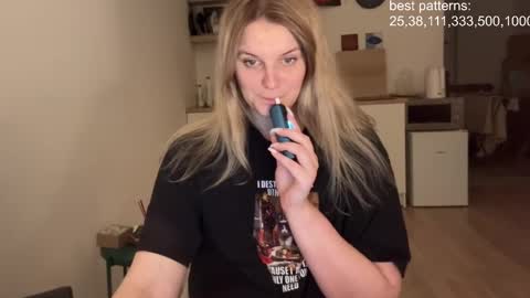 i am your baby Alien  online show from February 15, 5:39 pm