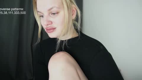 i am your baby Alien  online show from November 14, 11:27 pm