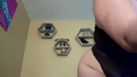 Snapshot of foxyanjel chatting on October 17, 4:32 pm foxyanjel online show from October 17, 4:32 pm