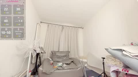 yiyi online show from November 14, 8:03 am