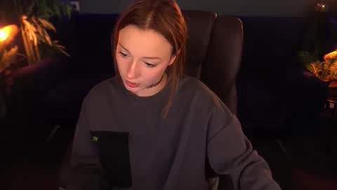 Maya online show from November 6, 2:01 pm