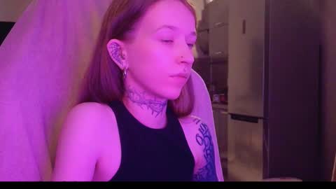 fran_bow online show from February 4, 6:49 am