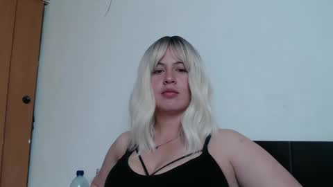 Snapshot of francescaasmith chatting on February 25, 8:53 pm Francesca online show from February 25, 8:53 pm