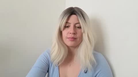 Snapshot of francescaasmith chatting on September 19, 9:03 pm Francesca online show from September 19, 9:03 pm