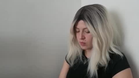 Snapshot of francescaasmith chatting on September 14, 9:01 pm Francesca online show from September 14, 9:01 pm