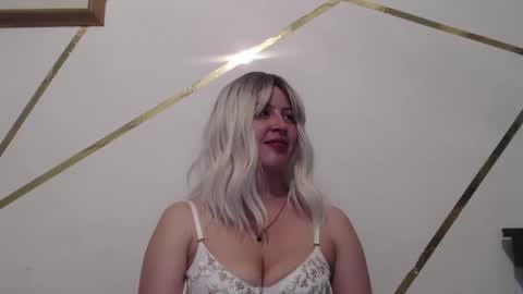 Snapshot of francescaasmith chatting on February 28, 2:53 am Francesca online show from February 28, 2:53 am