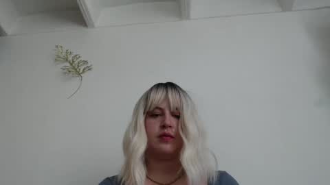 Snapshot of francescaasmith chatting on February 18, 9:31 pm Francesca online show from February 18, 9:31 pm