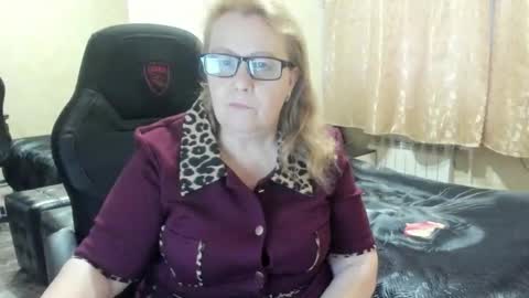 FrauMartha online show from November 14, 1:33 pm