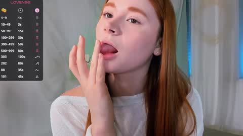 Snapshot of freckle_diyana chatting on January 24, 10:51 pm Diyana online show from January 24, 10:51 pm
