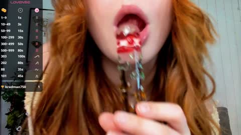 Snapshot of freckle_diyana chatting on January 8, 3:28 pm Diyana online show from January 8, 3:28 pm