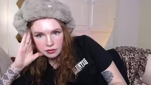 FreckleFox online show from November 17, 3:46 pm