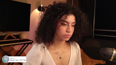 Snapshot of fresatanica chatting on February 8, 7:04 am Vale online show from February 8, 7:04 am