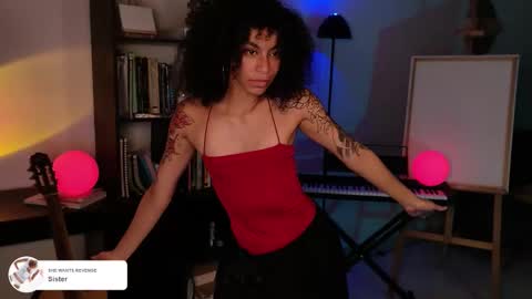 Snapshot of fresatanica chatting on September 18, 3:05 am Vale online show from September 18, 3:05 am