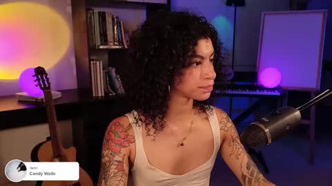 Snapshot of fresatanica chatting on September 11, 1:39 am Vale online show from September 11, 1:39 am